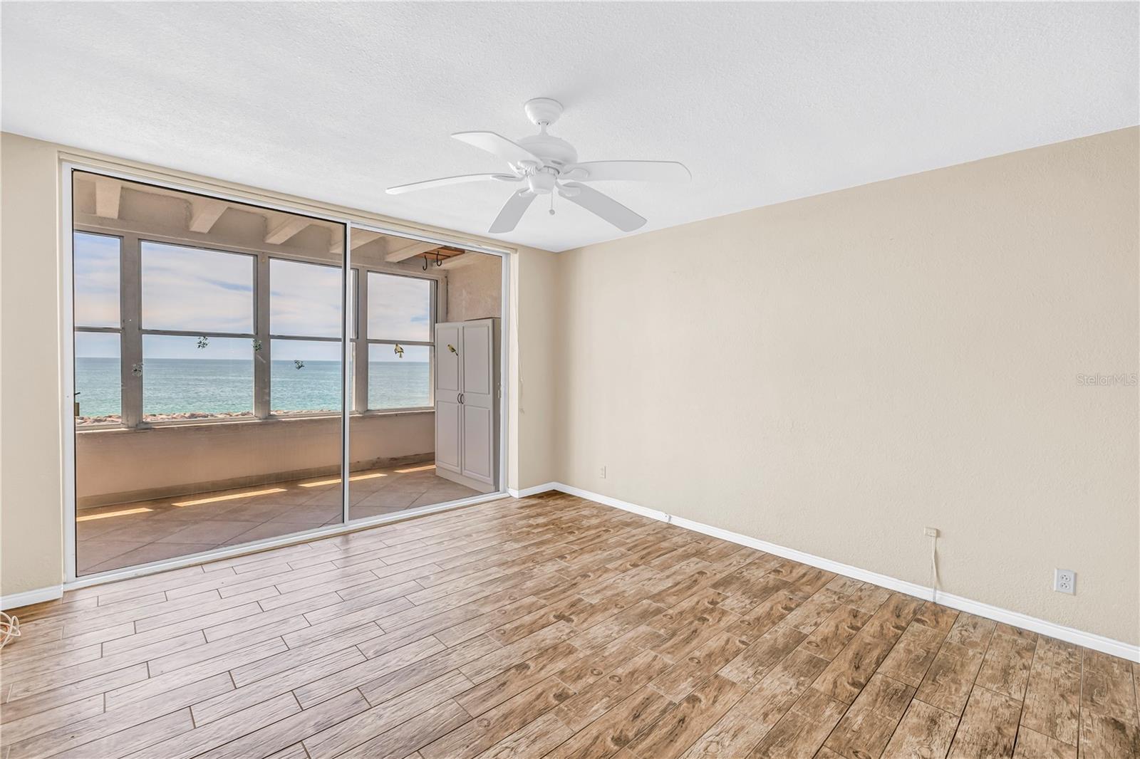 7000 Beach Plz #307 Property Photo 5
