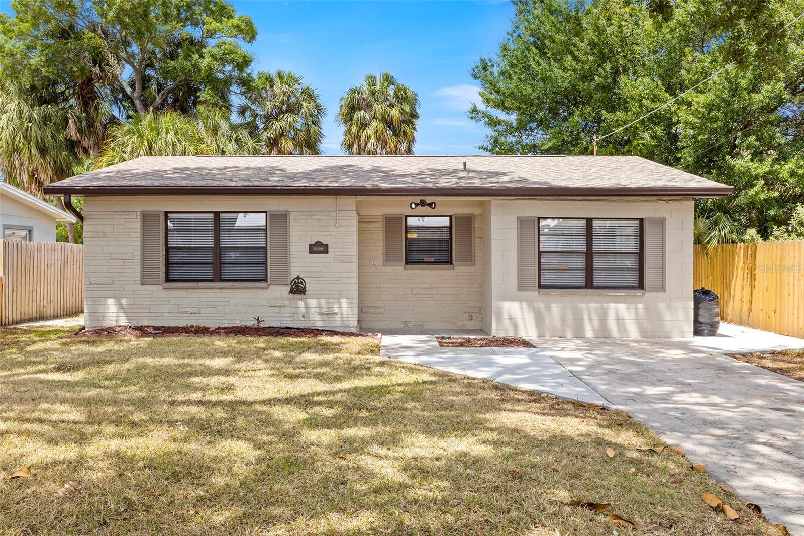 2539 W Union St Property Photo 1