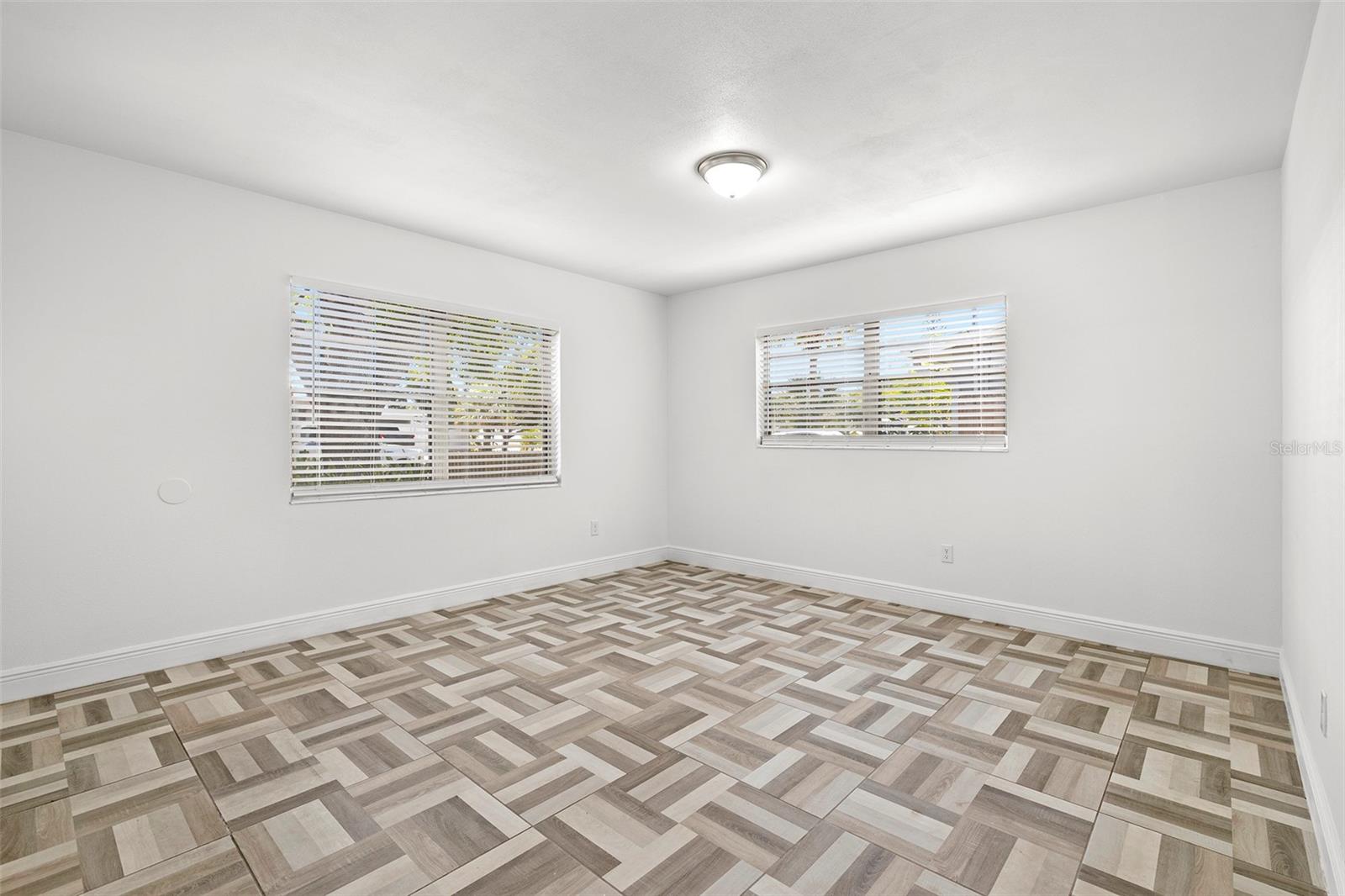 2539 W Union St Property Photo 10