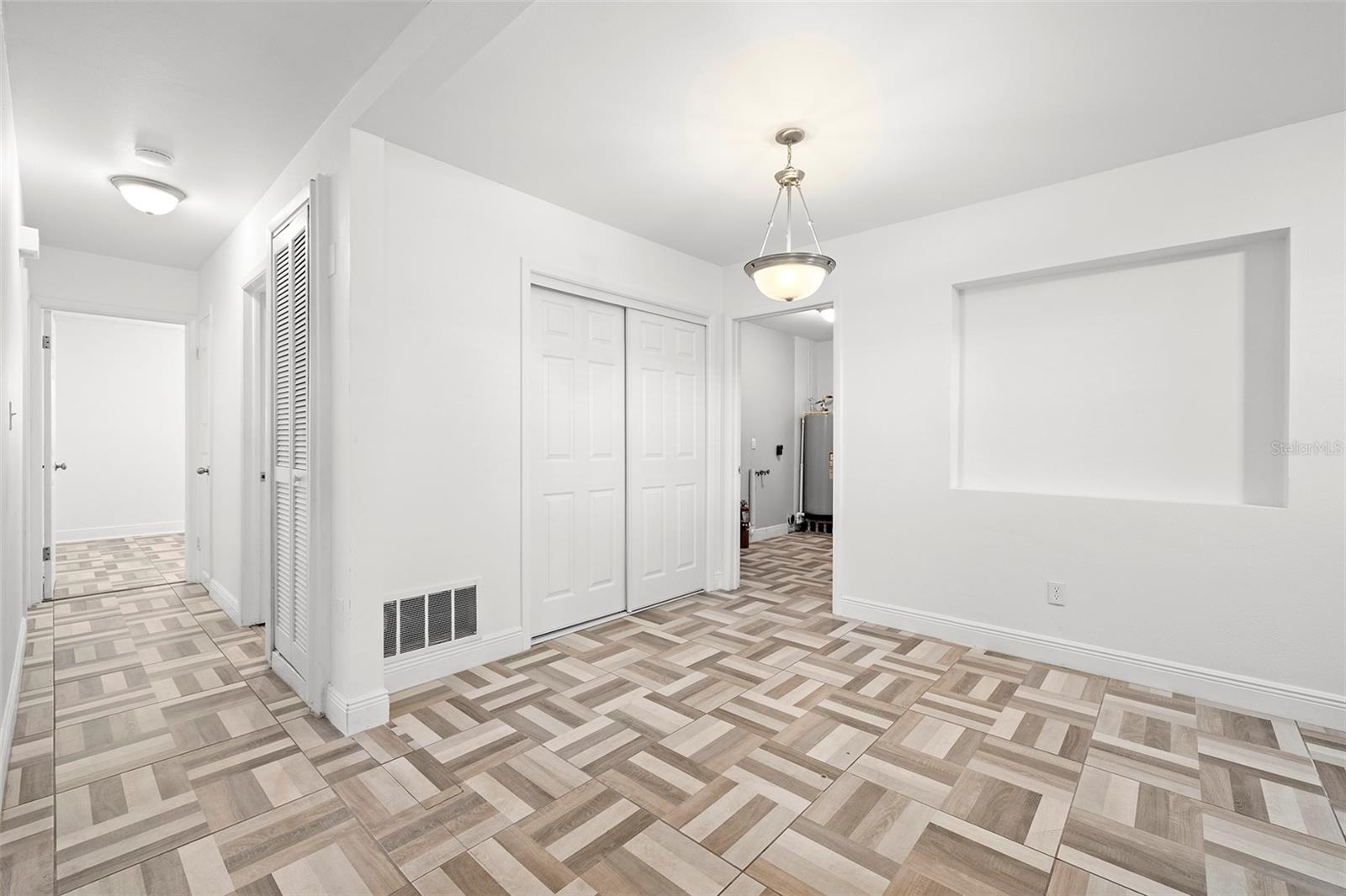 2539 W Union St Property Photo 11