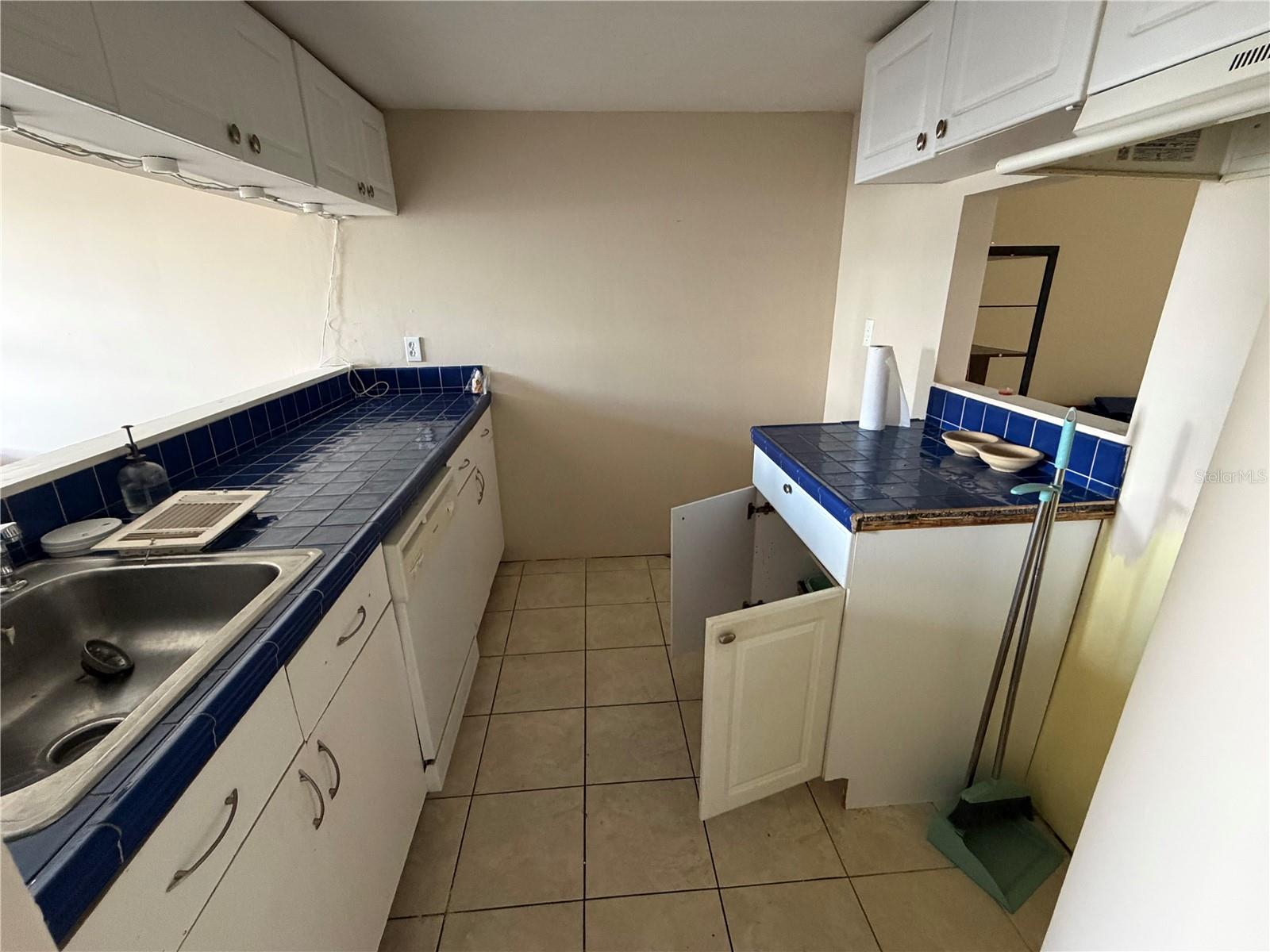 7144 Waterside Dr Property Photo 3