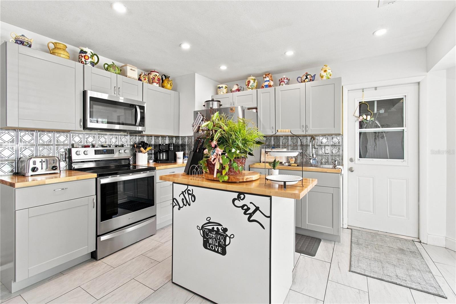 6084 Port Rush Ct Property Photo 15