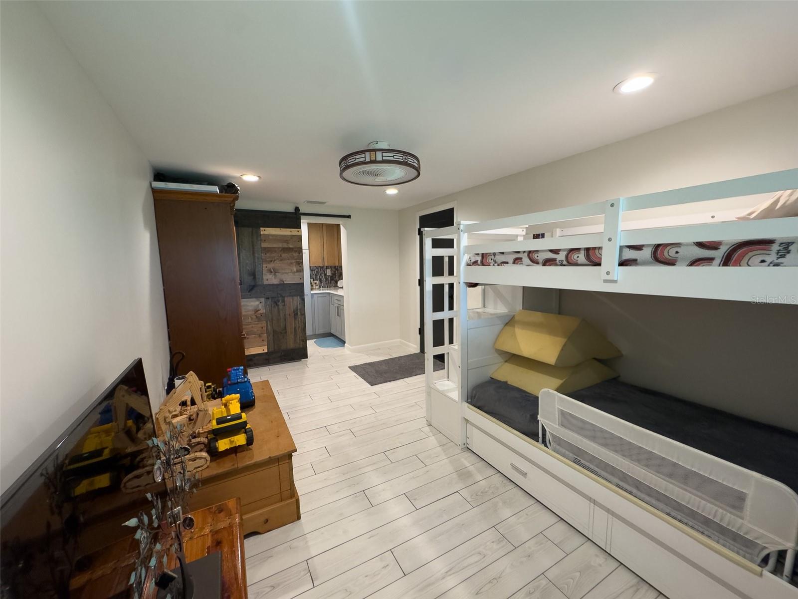 9797 Cr 674 Property Photo 32