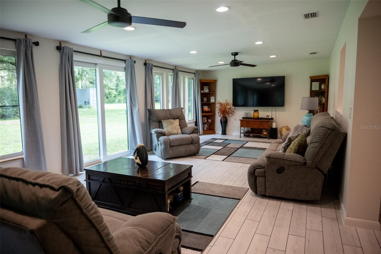 9797 Cr 674 Property Photo 38