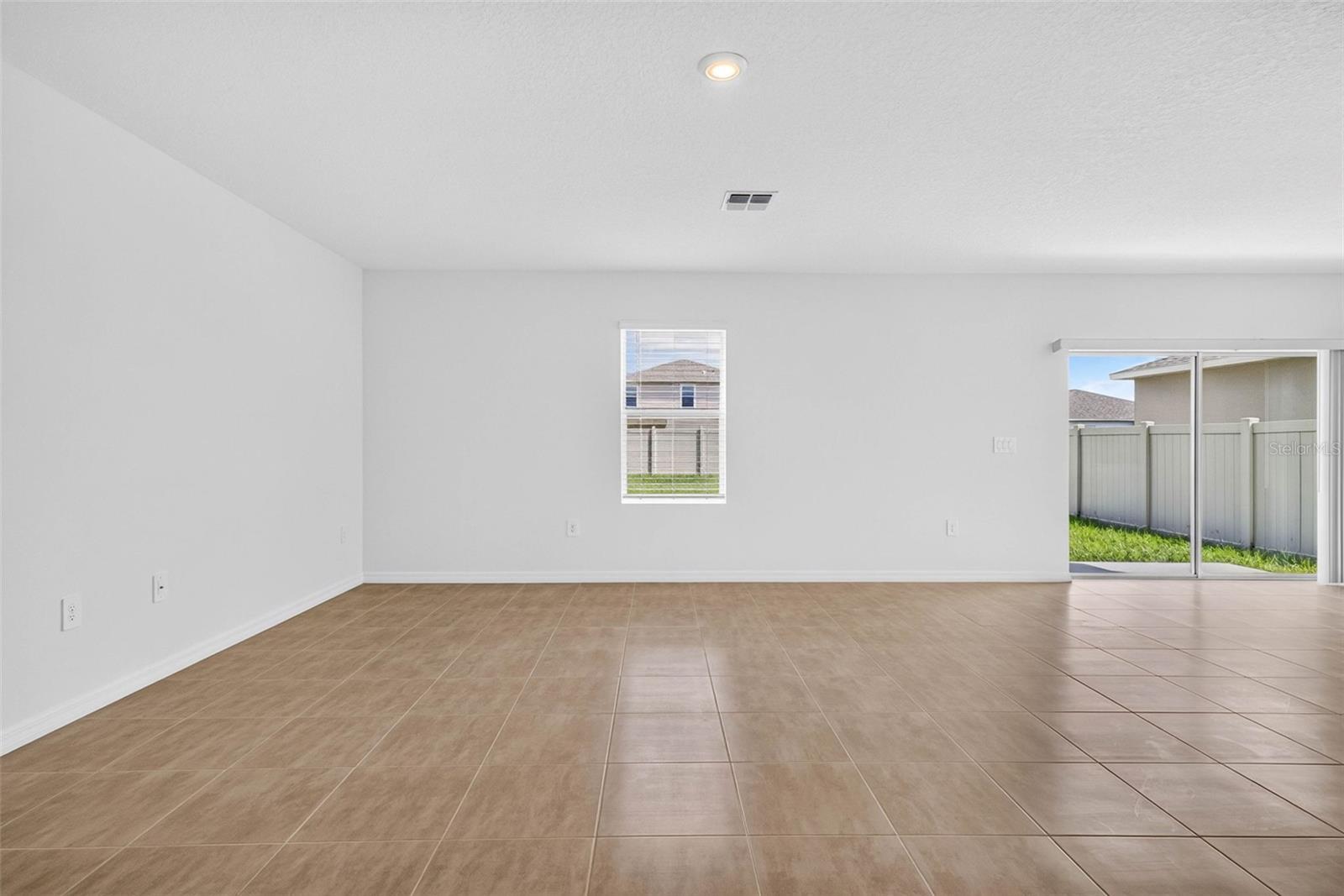 12419 Gust Ct Property Photo 6