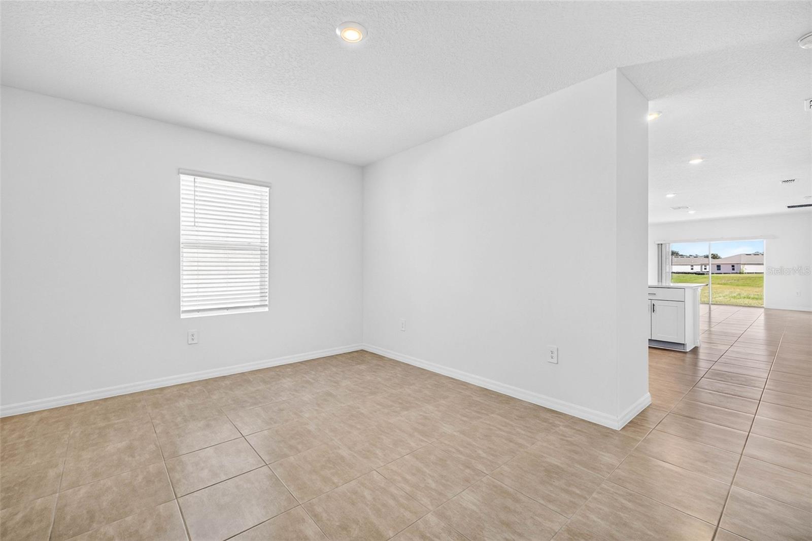12449 Whisk Ct Property Photo 6
