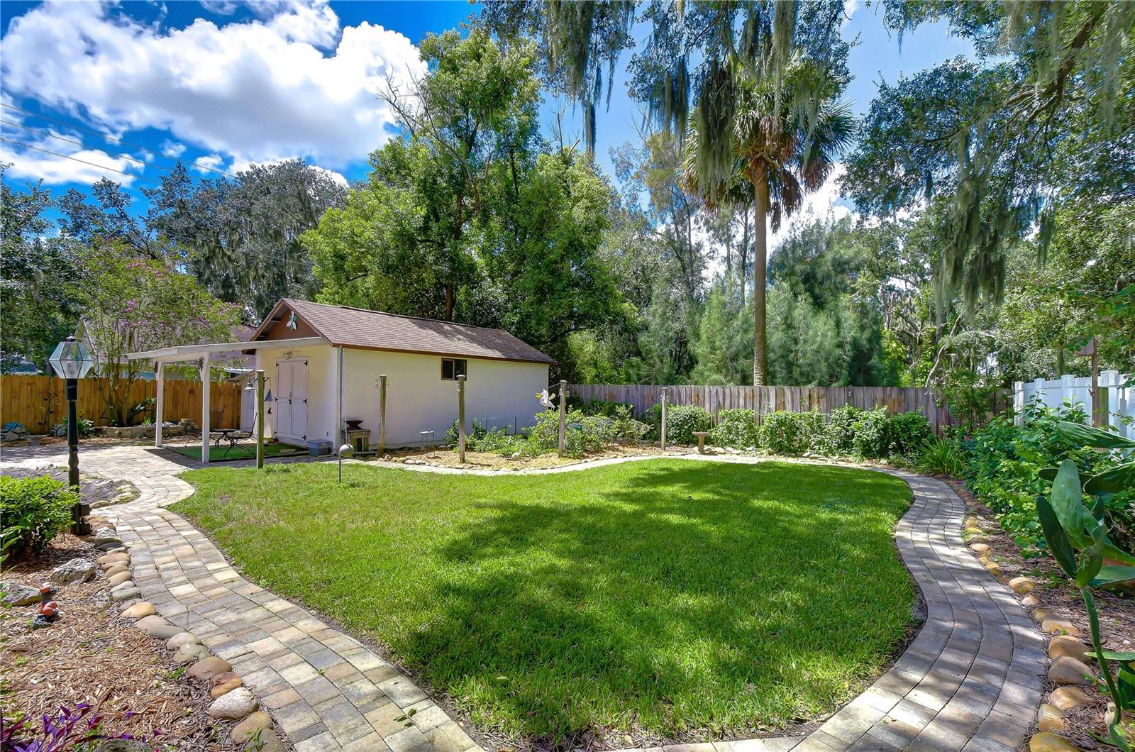 3917 King Dr Property Photo 3