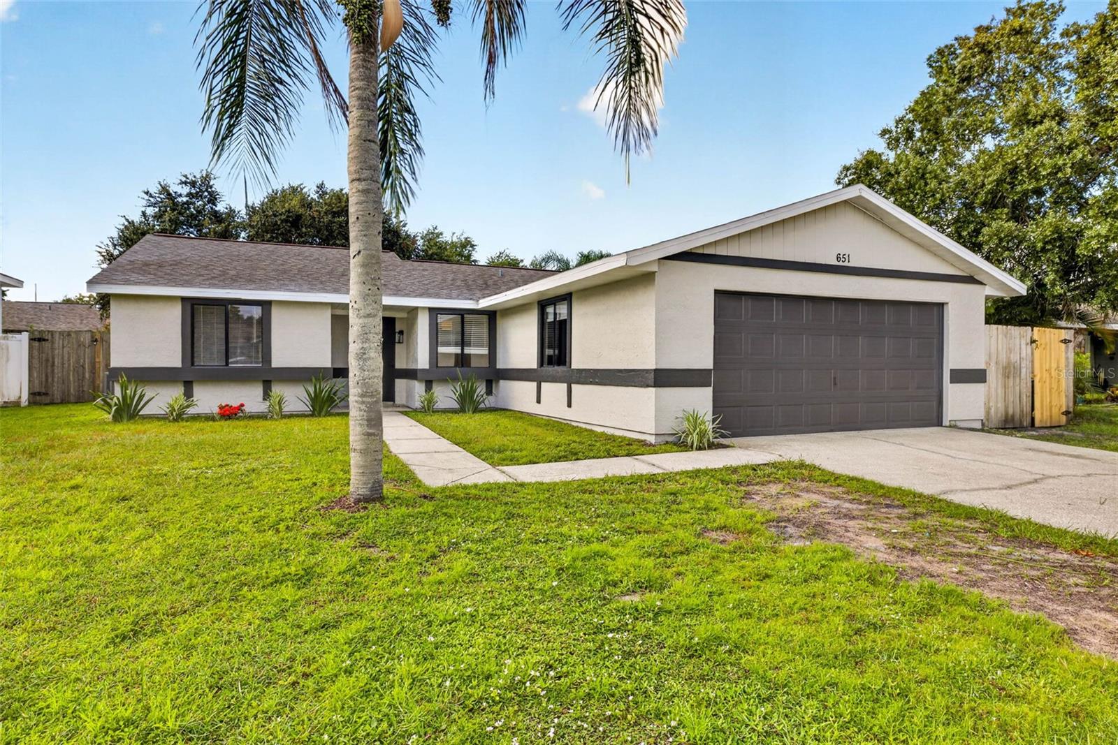 651 Timber Bay Cir E Property Photo 2