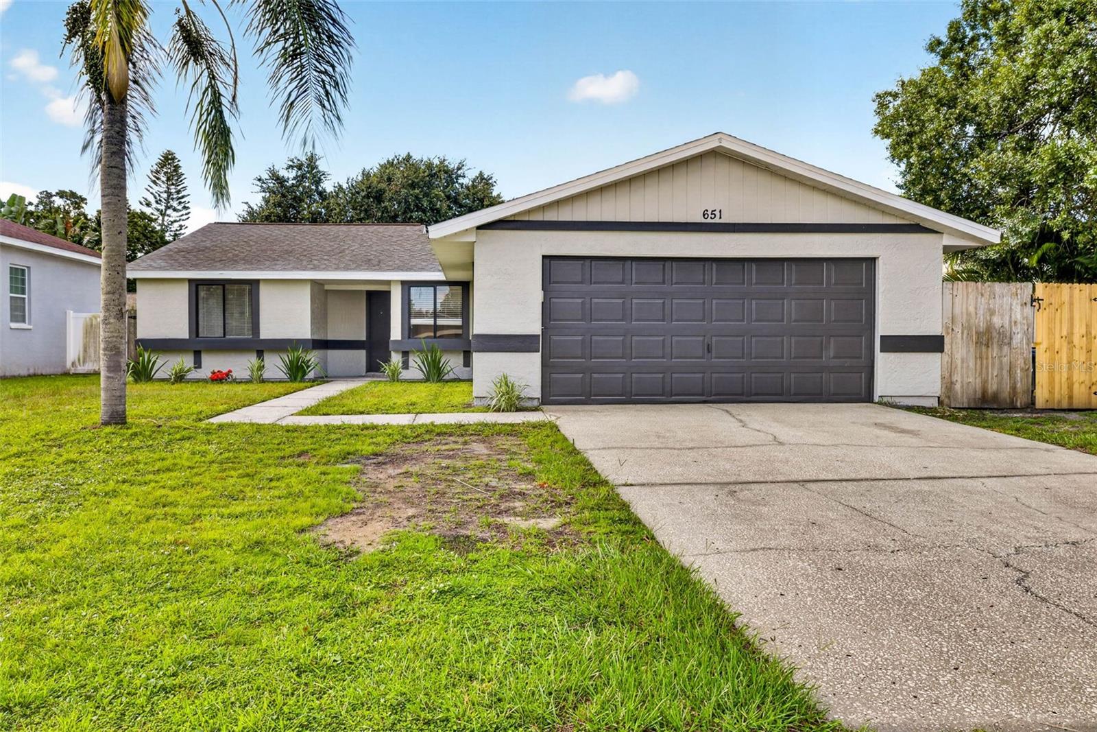 651 Timber Bay Cir E Property Photo 3