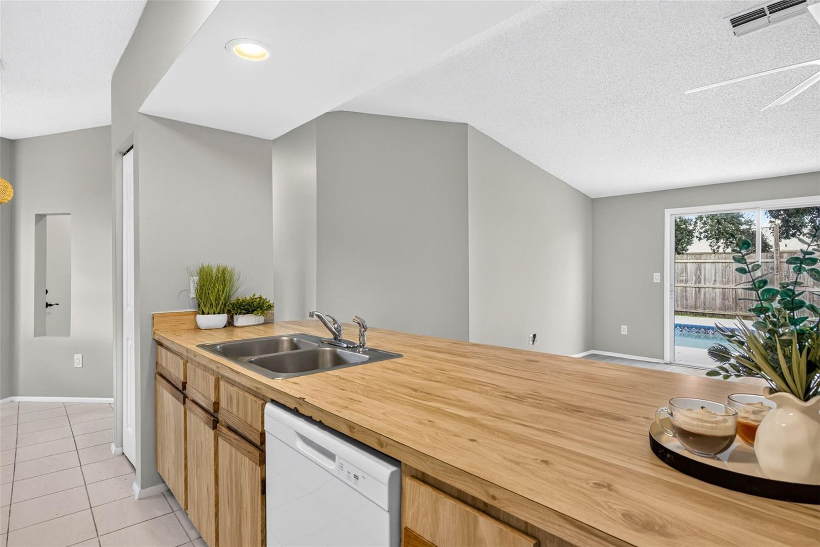 651 Timber Bay Cir E Property Photo 18
