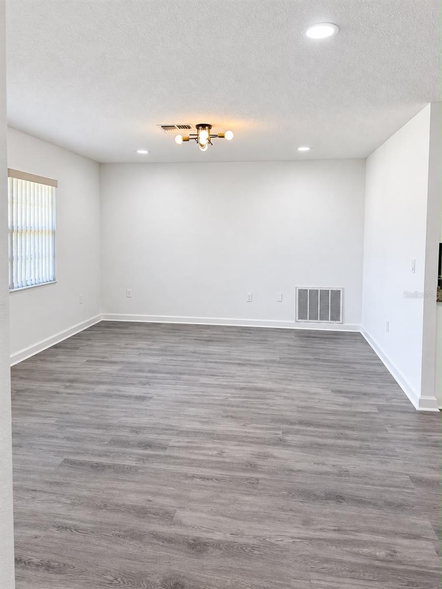 11426 Fox Run Property Photo 6