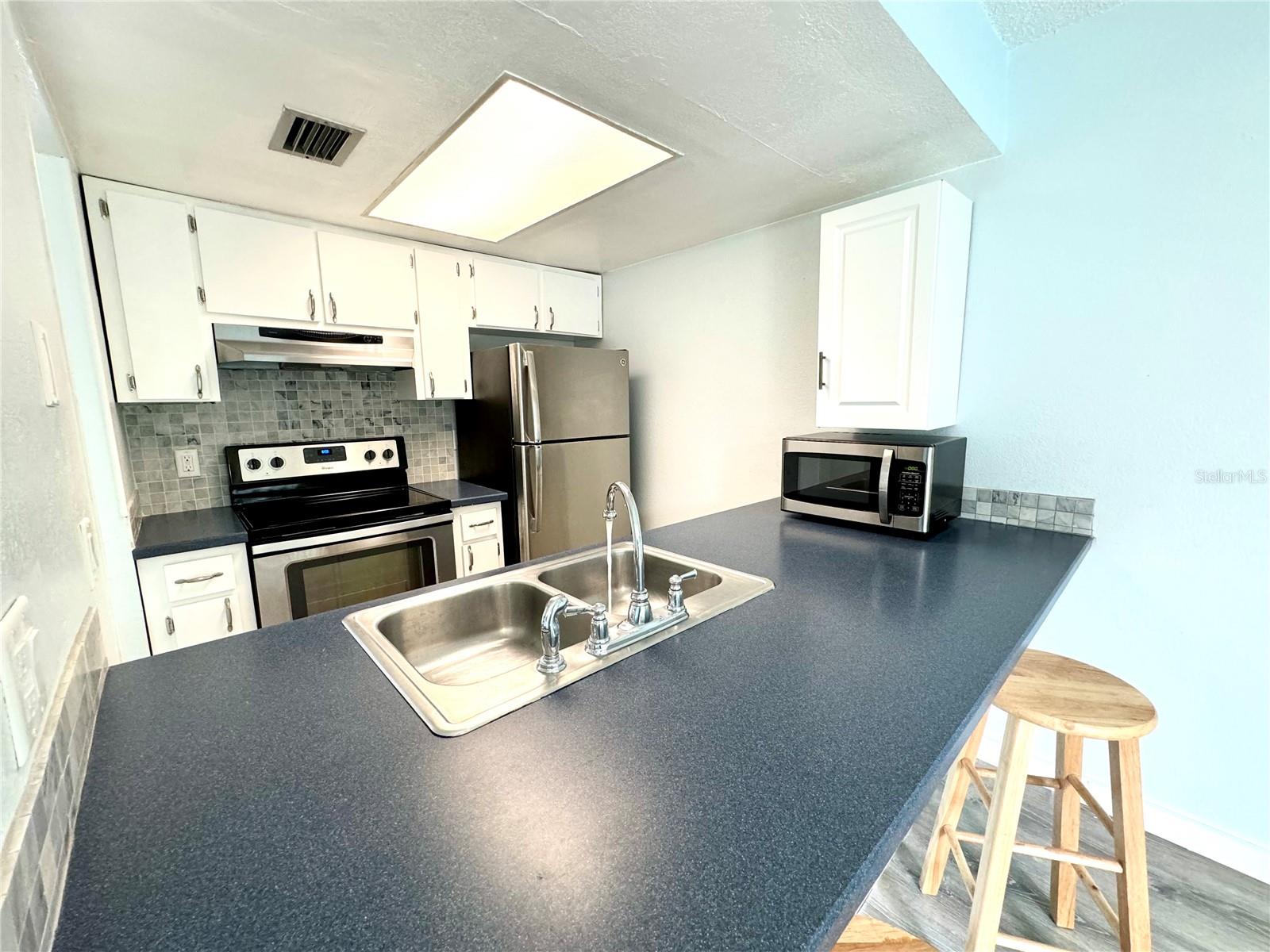 1845 Pine Cone Cir Property Photo 6