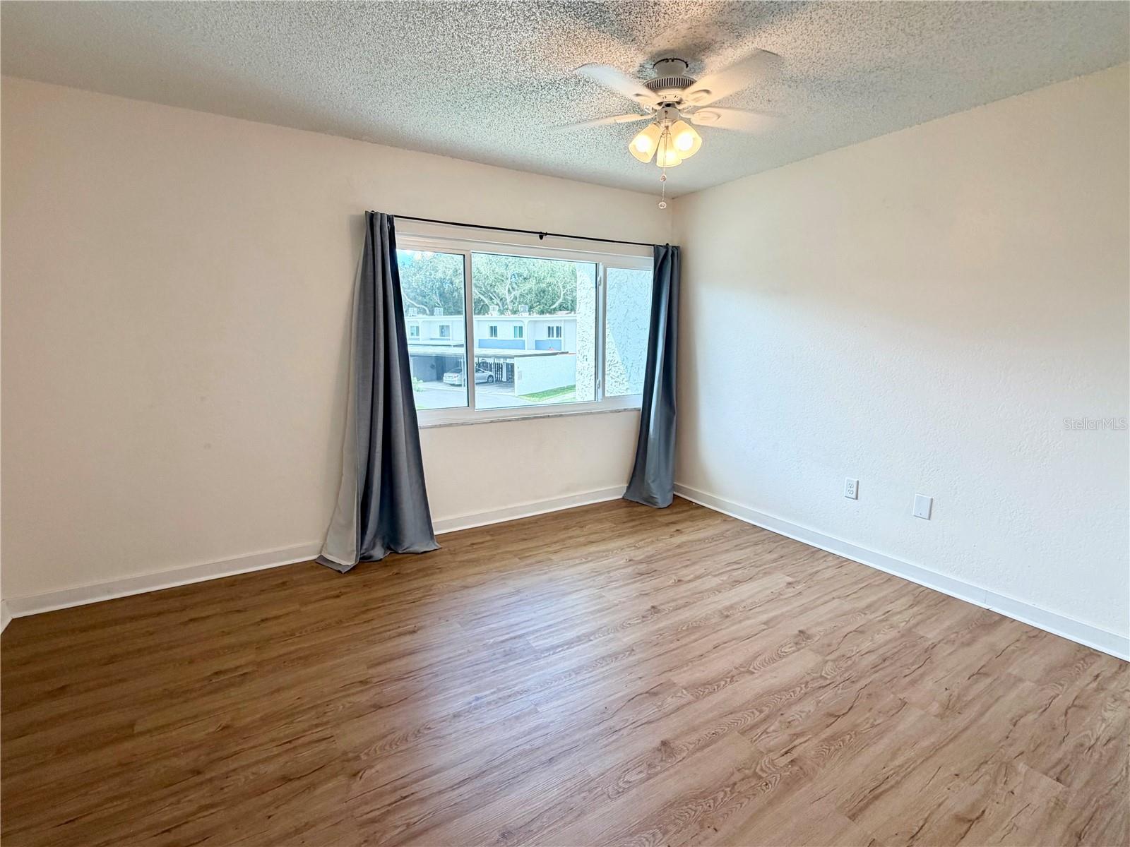 1845 Pine Cone Cir Property Photo 13