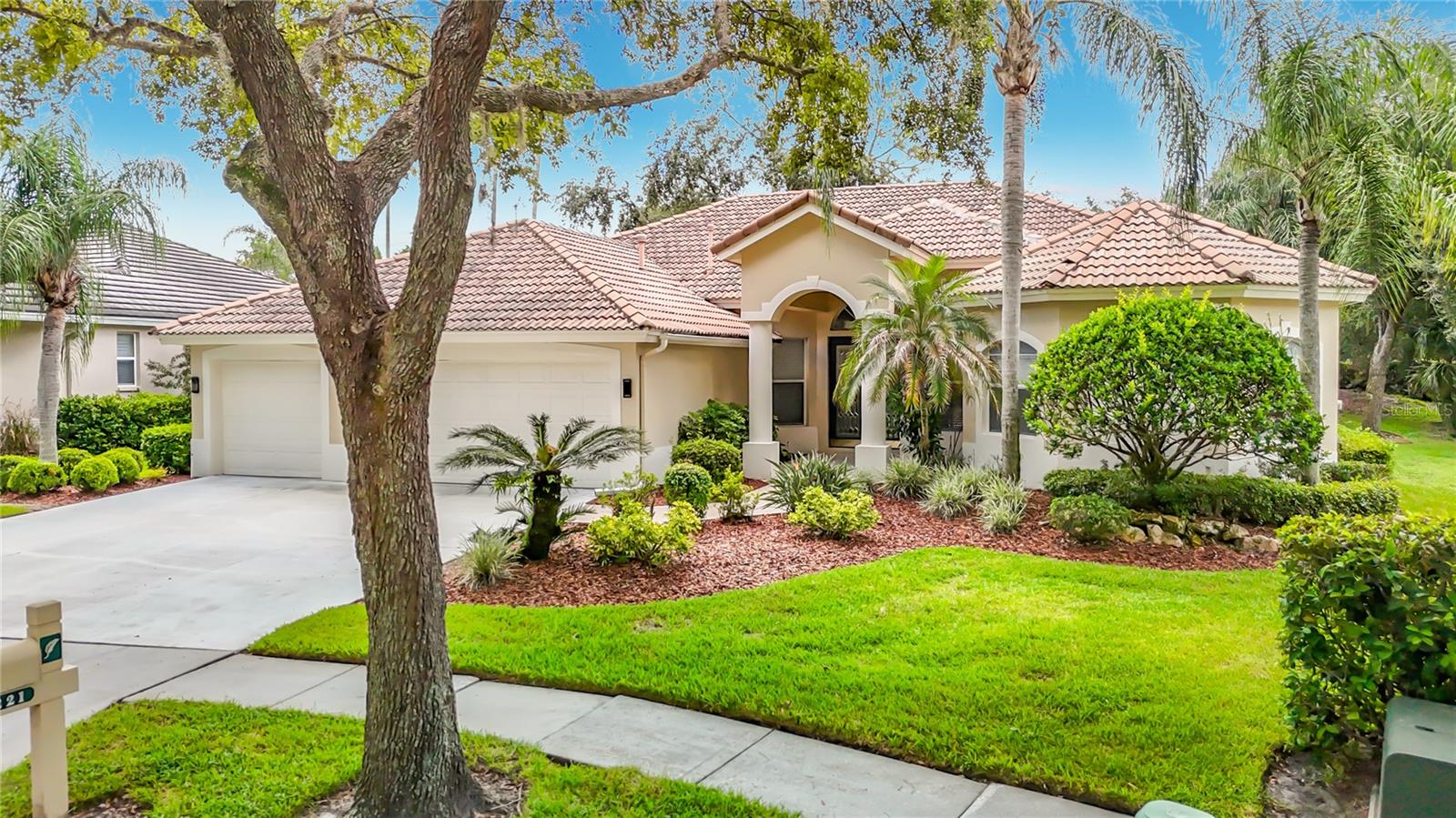 10221 Garden Alcove Dr Property Photo 1