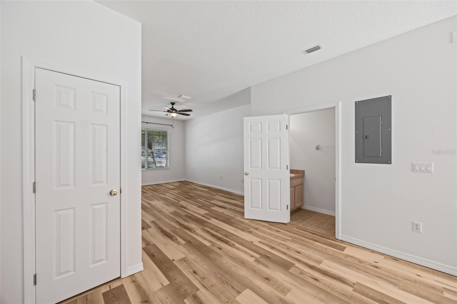 11608 Declaration Dr Property Photo 9