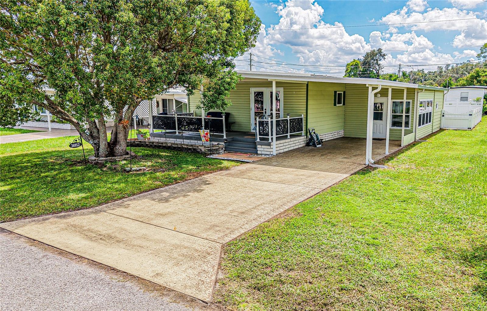 36952 Grace Ave Property Photo 3