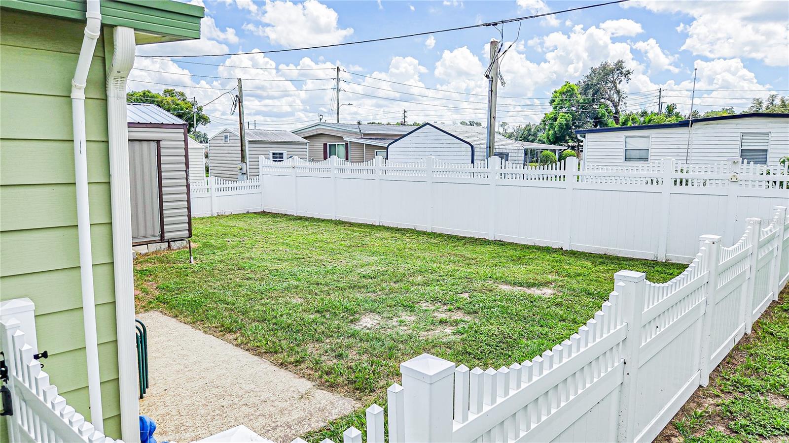 36952 Grace Ave Property Photo 10