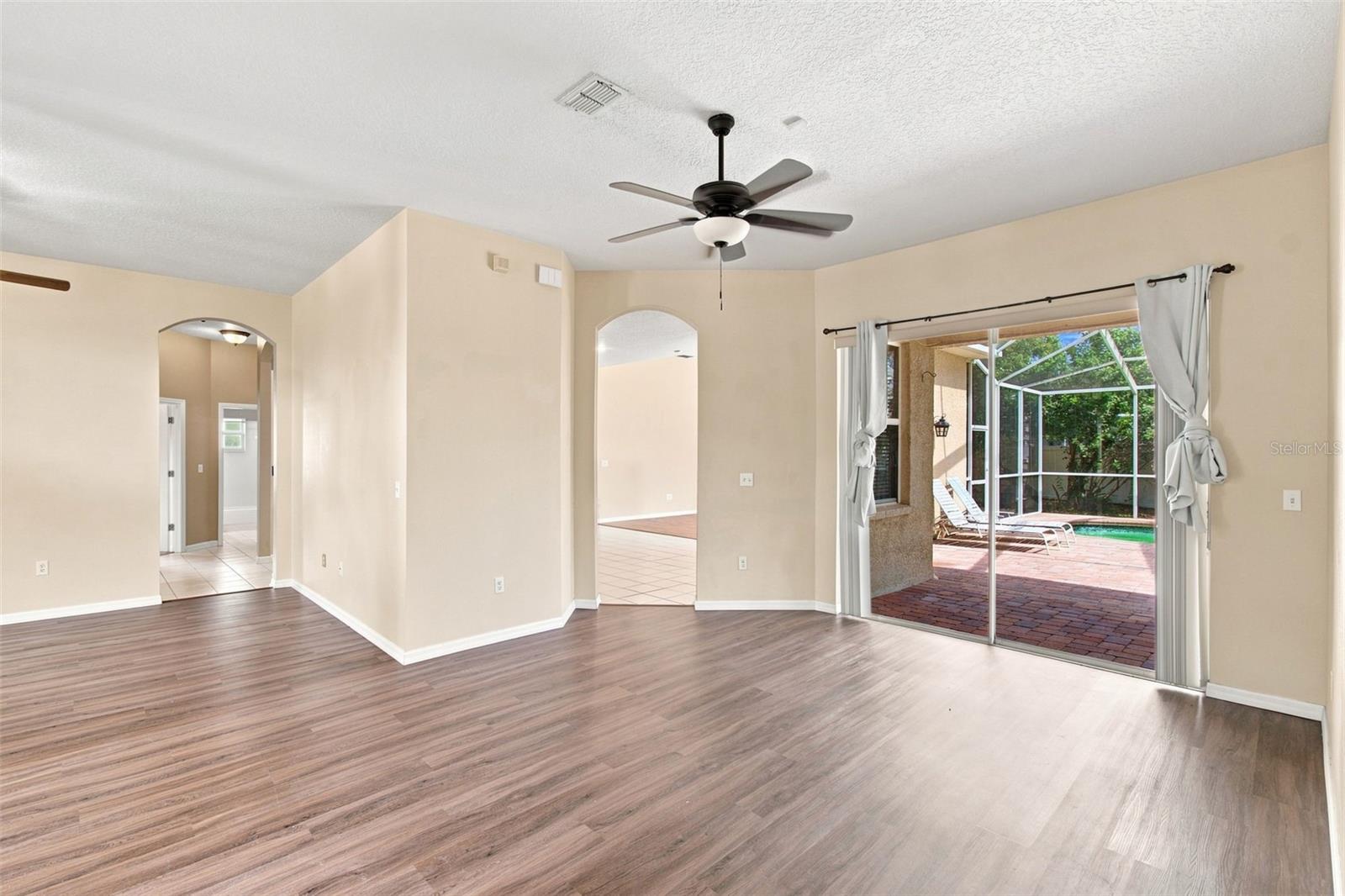 9905 Branford Ct Property Photo 8