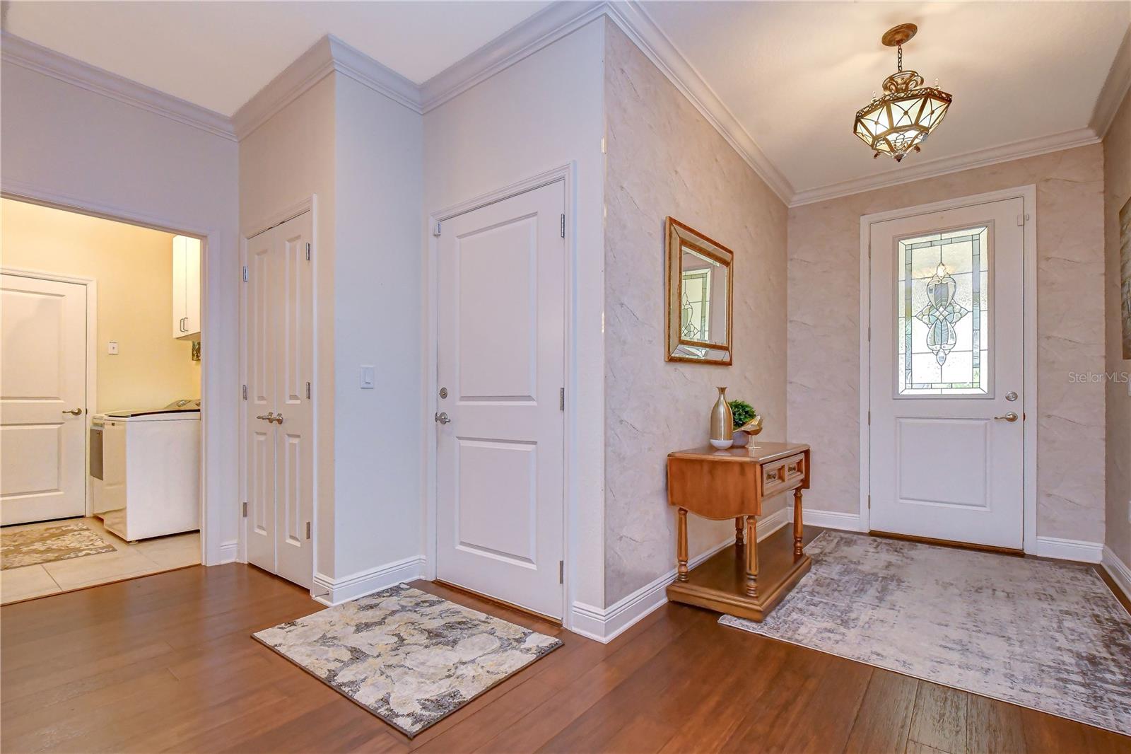 6810 Muncaster Ct Property Photo 7