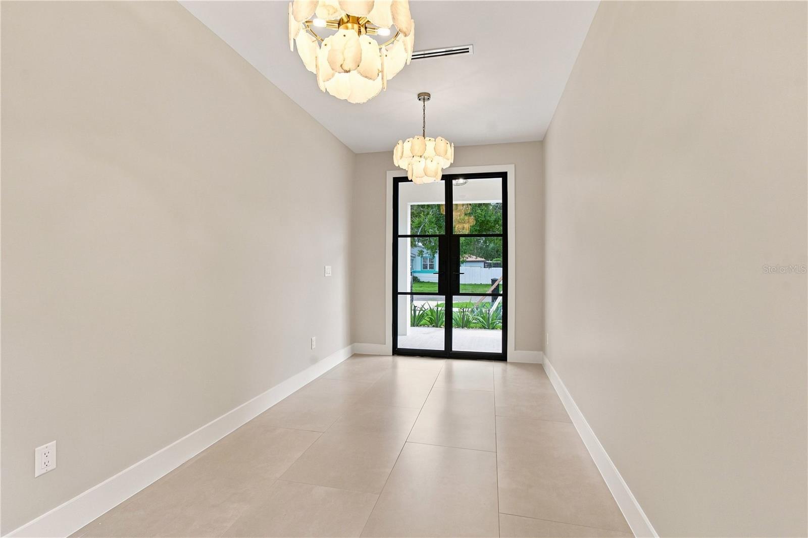 3429 W Palmetto St Property Photo 6