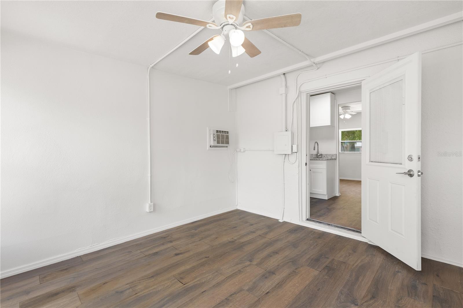 9845 60th St Property Photo 11