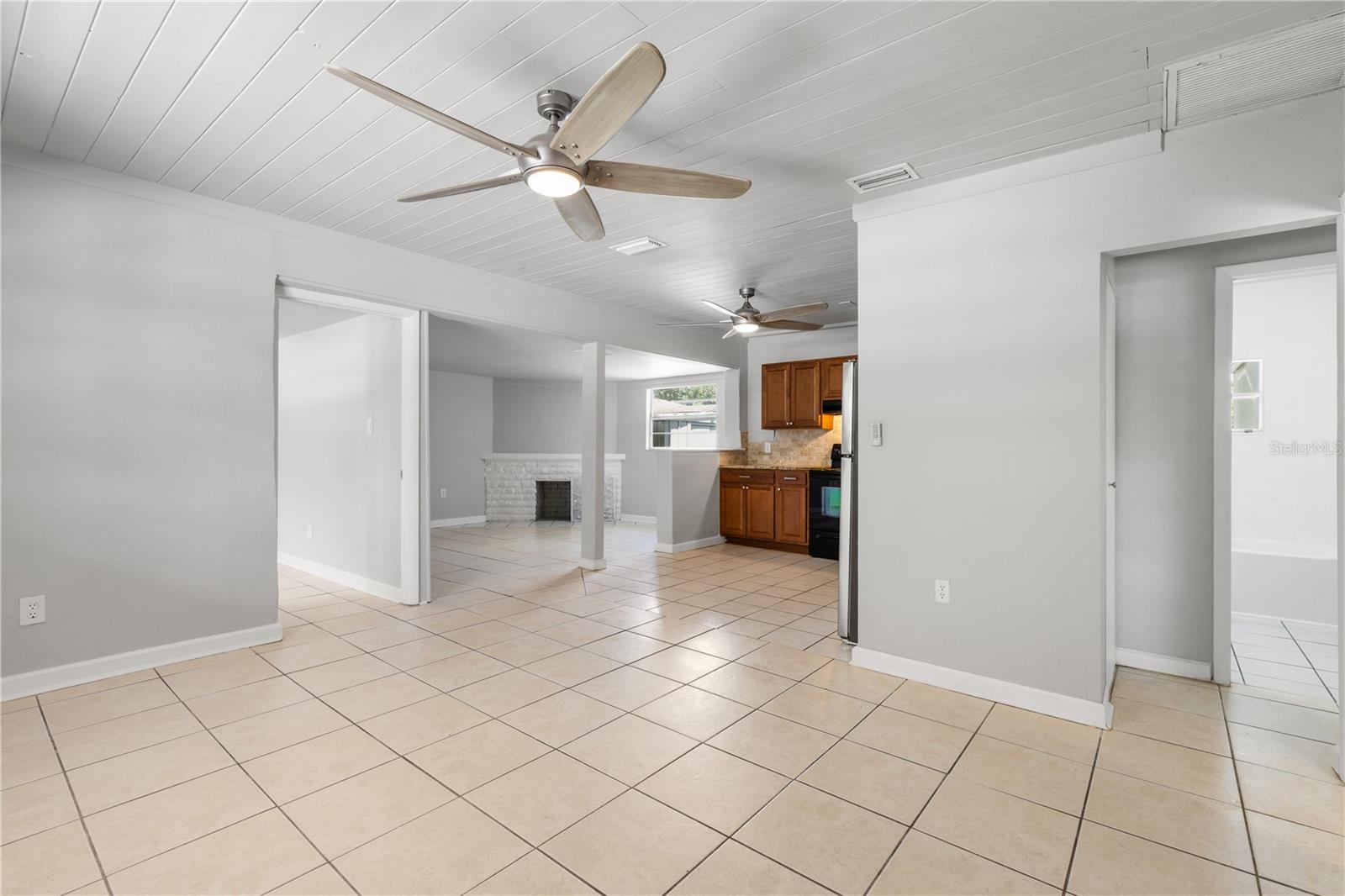 9845 60th St Property Photo 14