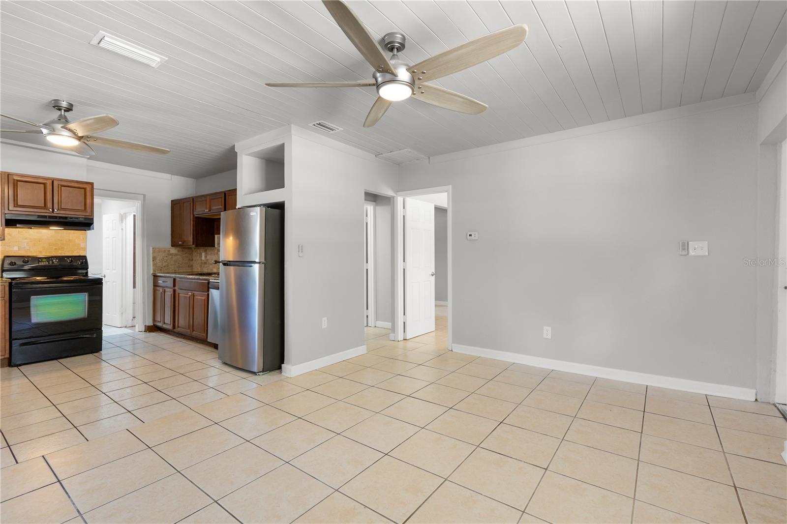 9845 60th St Property Photo 15