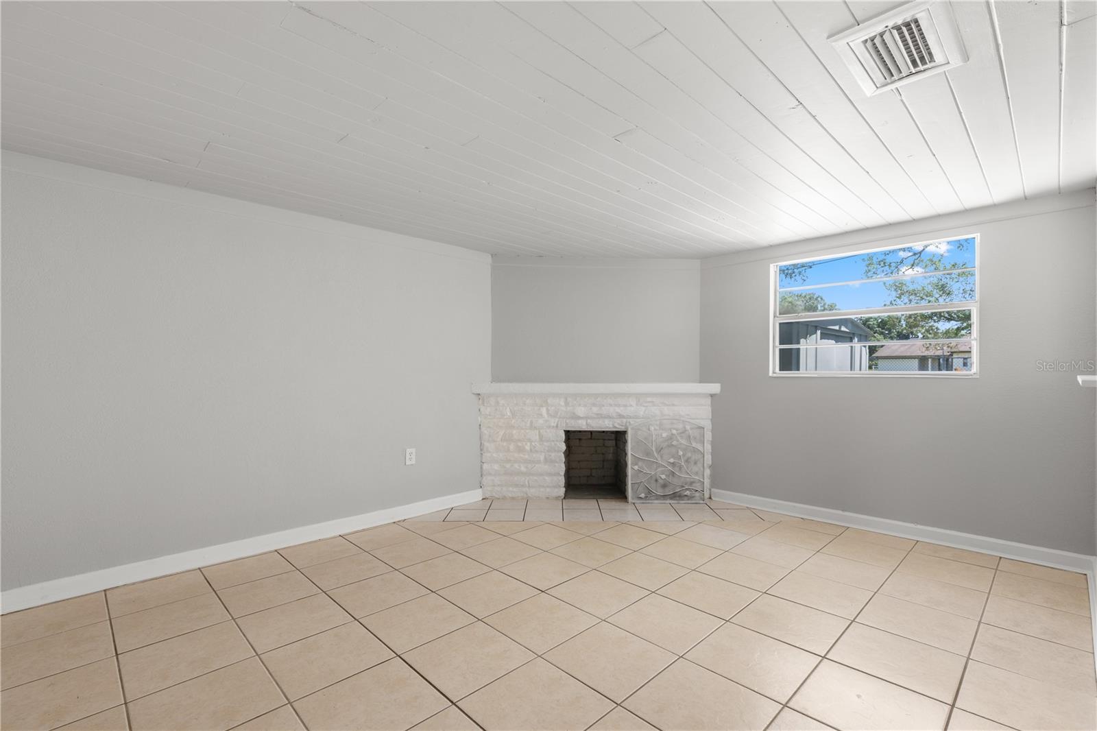 9845 60th St Property Photo 17