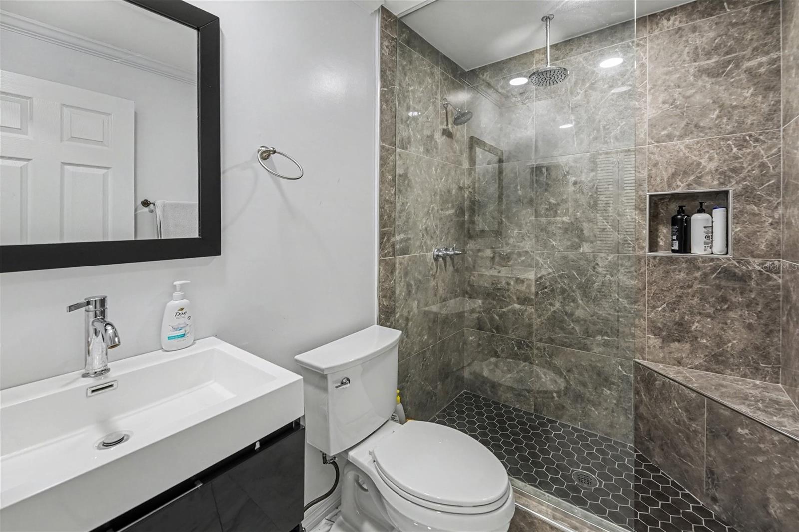 2300 Kent Dr Property Photo 29