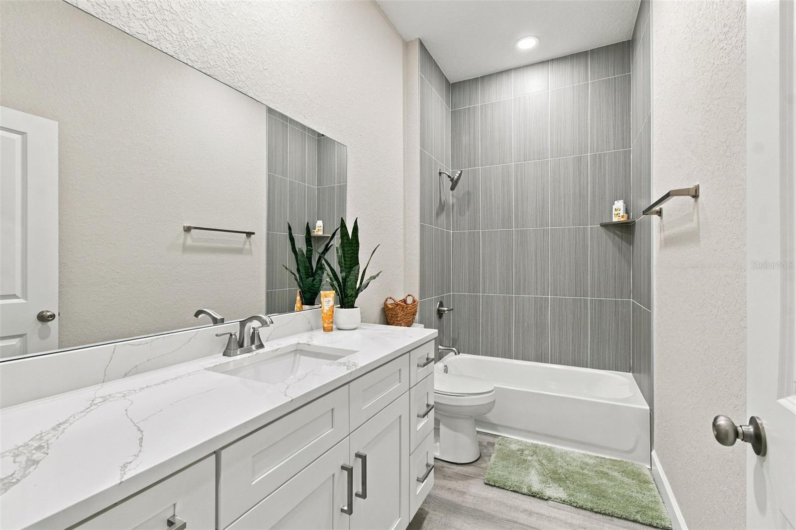 308 E Damon St Property Photo 52
