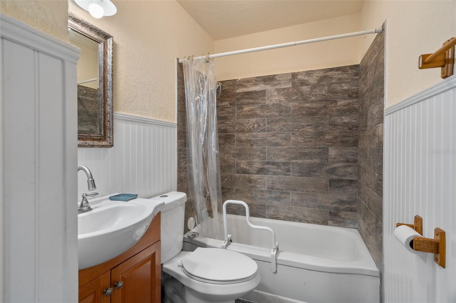 5300 39 Ave N Property Photo 15