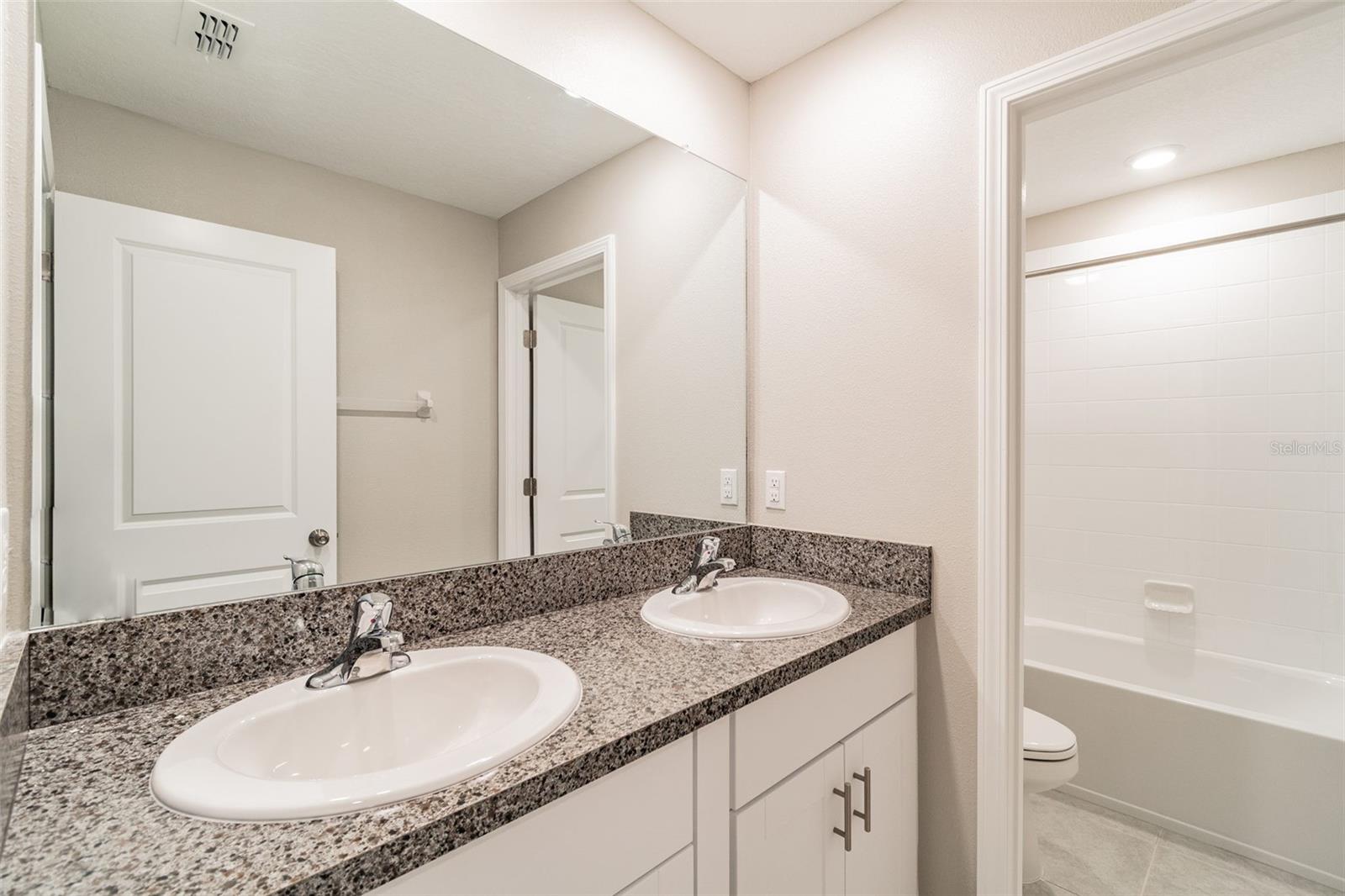 5064 White Chicory Dr Property Photo 33