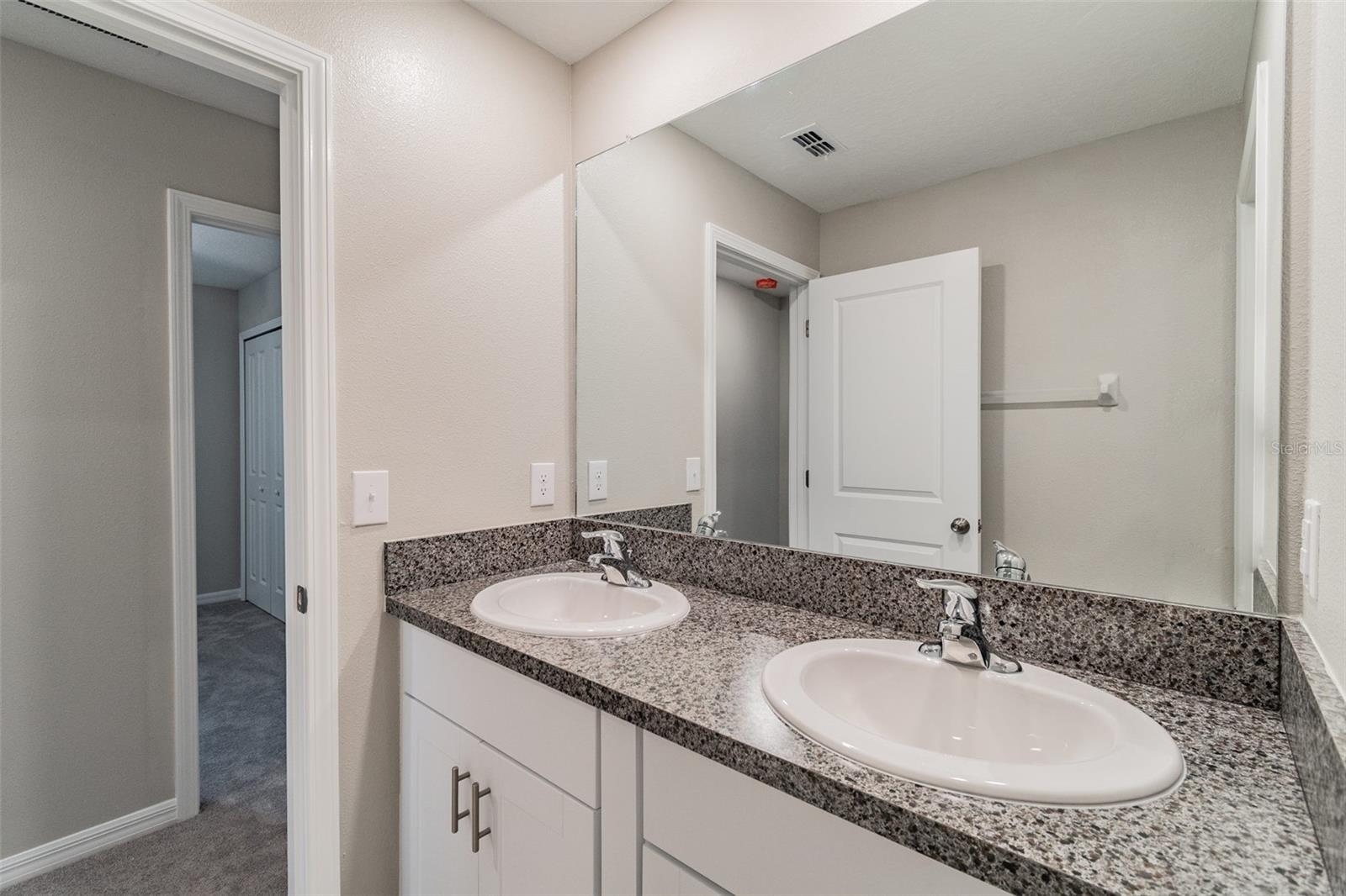 5064 White Chicory Dr Property Photo 34