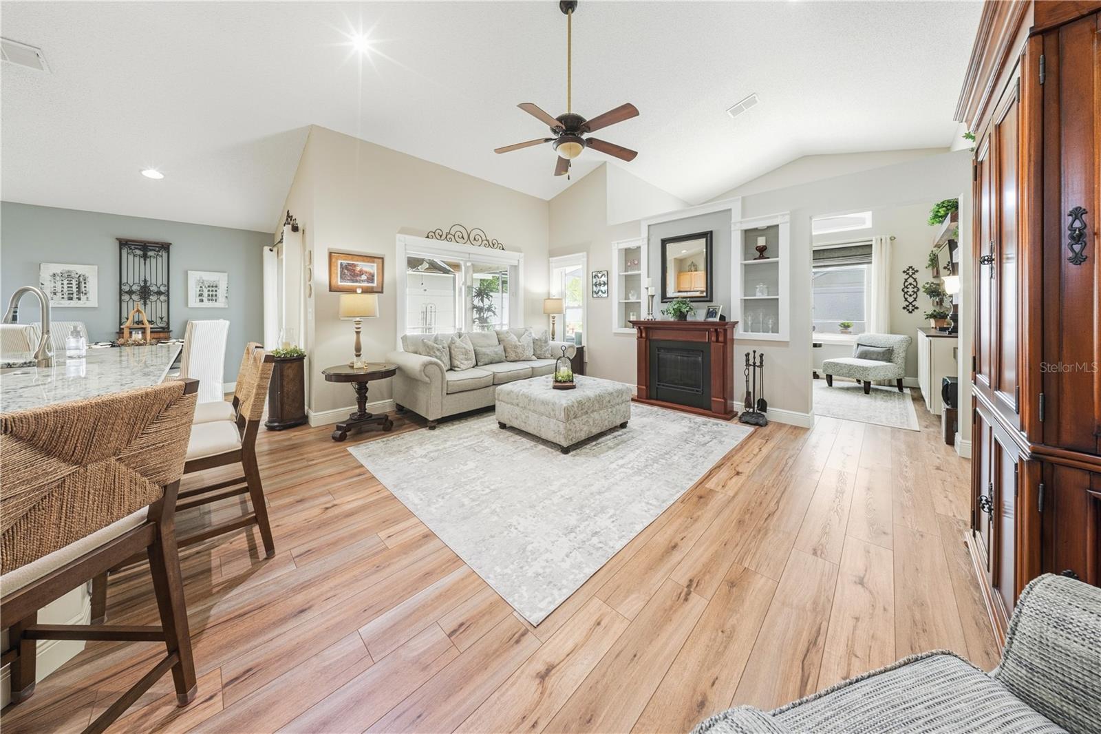 2530 Arrowpointe Dr Property Photo 5