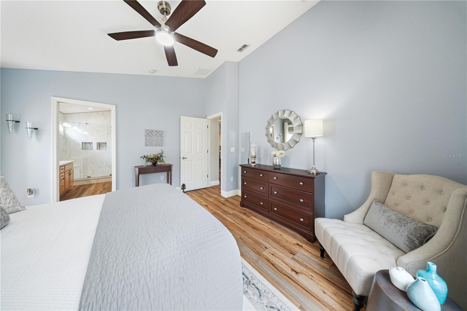 2530 Arrowpointe Dr Property Photo 14