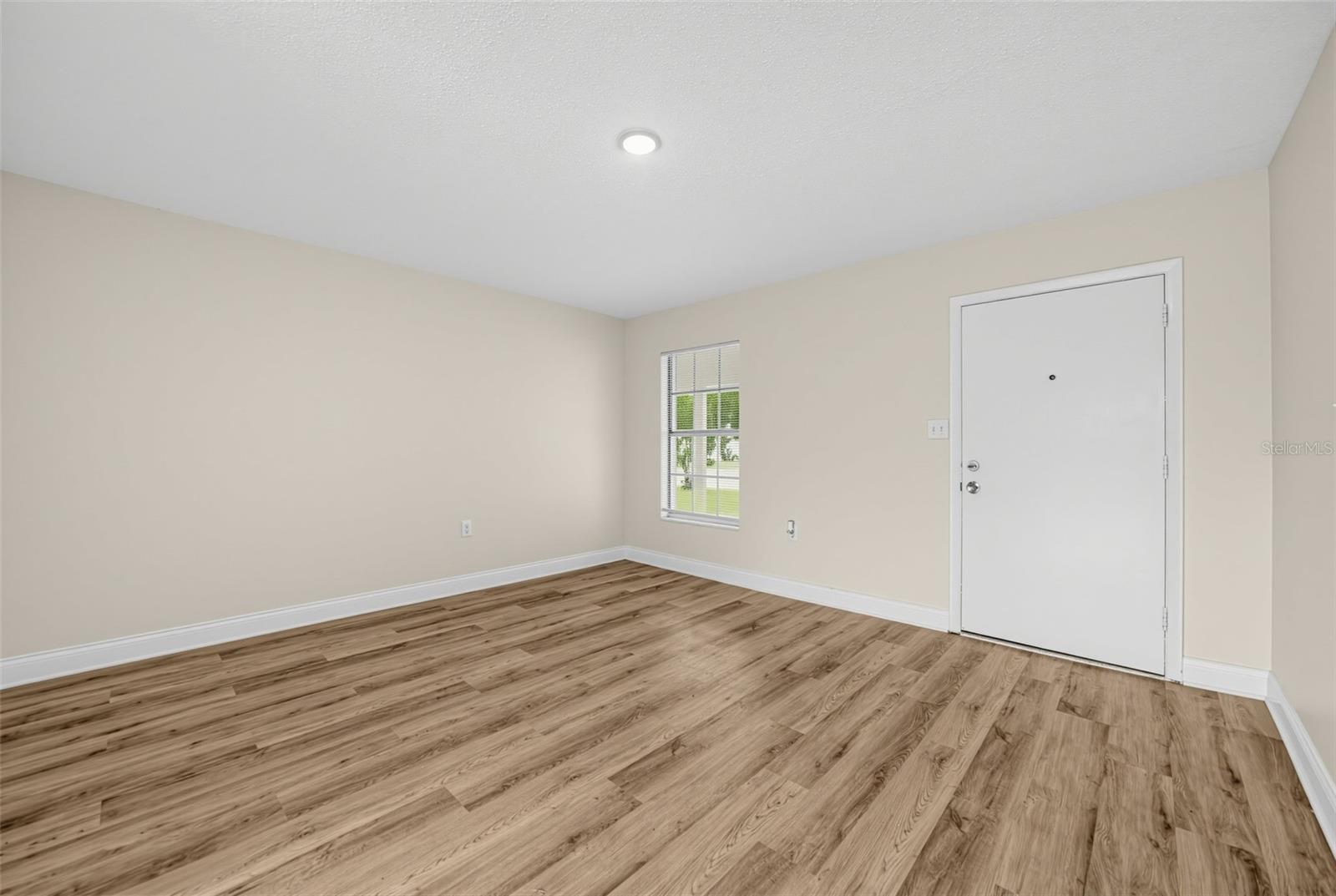 5635 Stull Ave Property Photo 3
