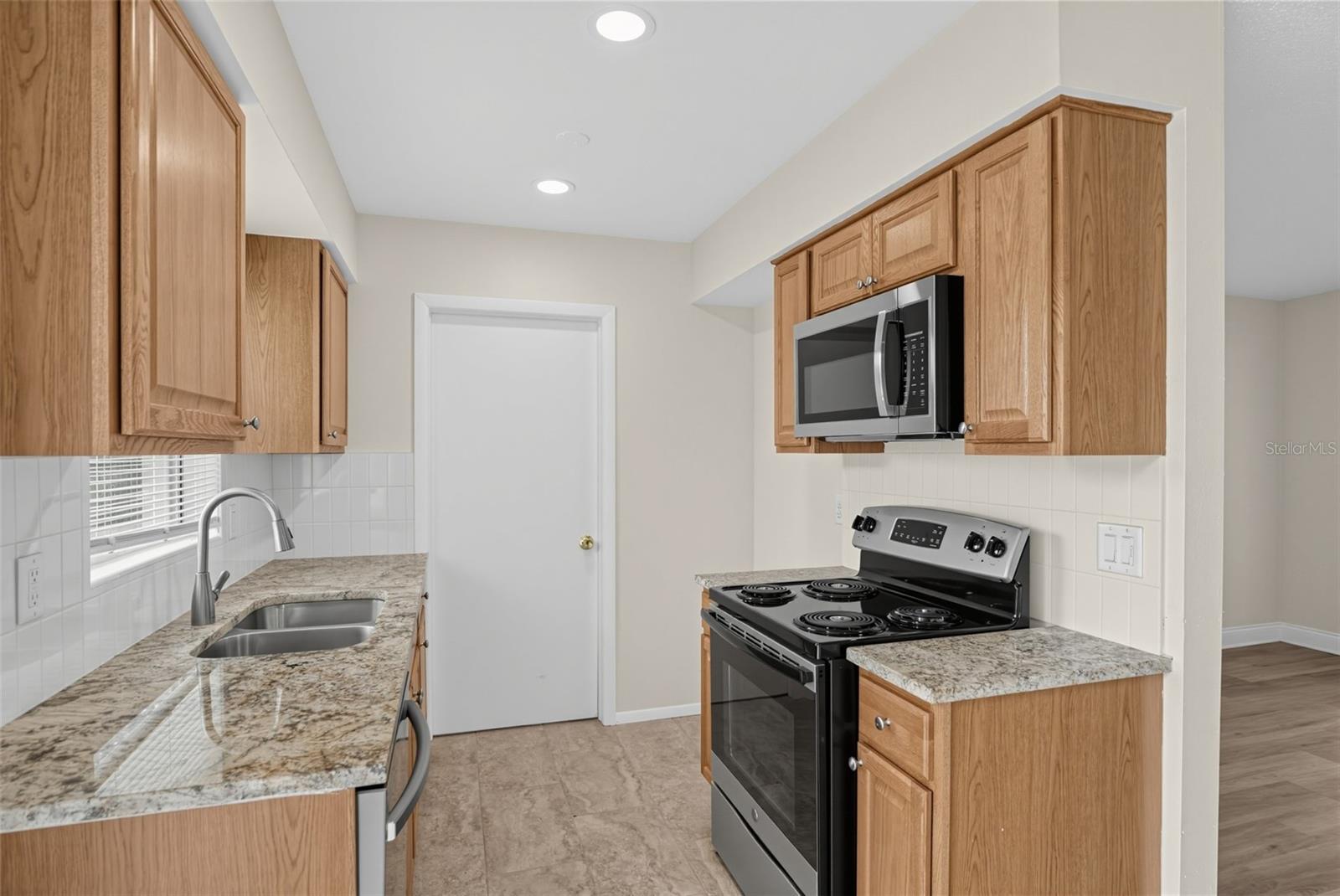 5635 Stull Ave Property Photo 9