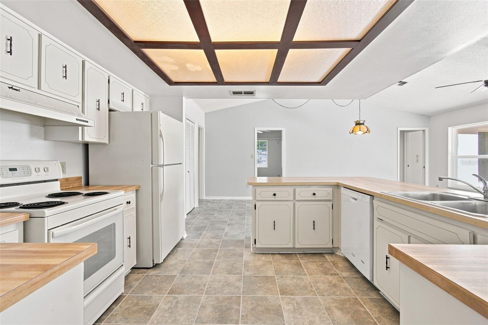 8 Sandpine Ct W Property Photo 6