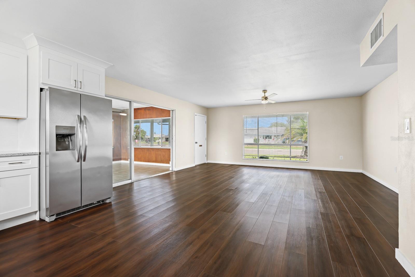 702 Desert Hills Way Property Photo 7