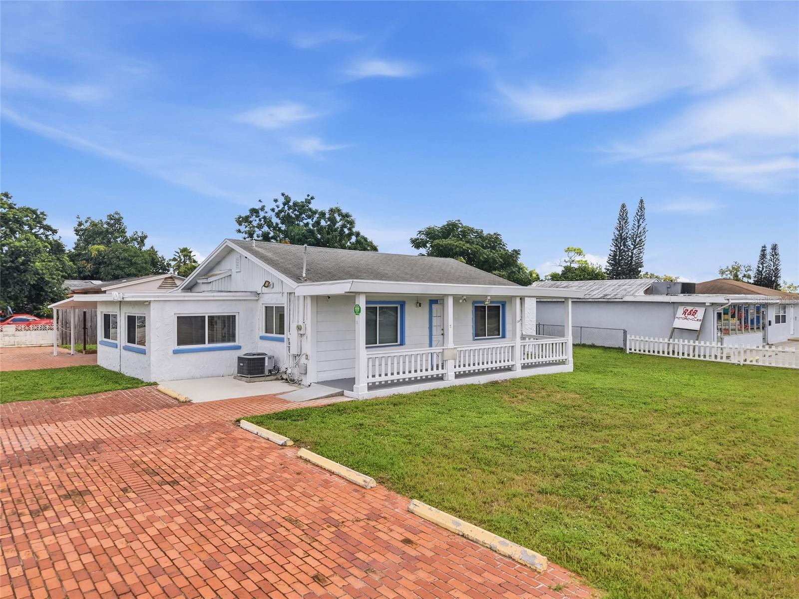 4539 Mile Stretch Dr Property Photo 2