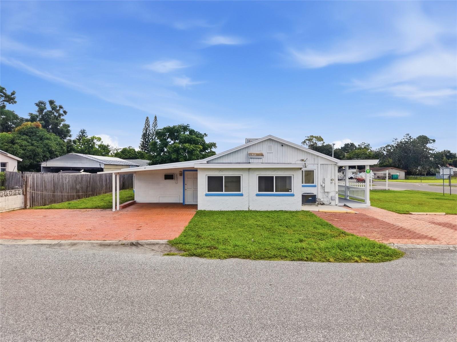 4539 Mile Stretch Dr Property Photo 3