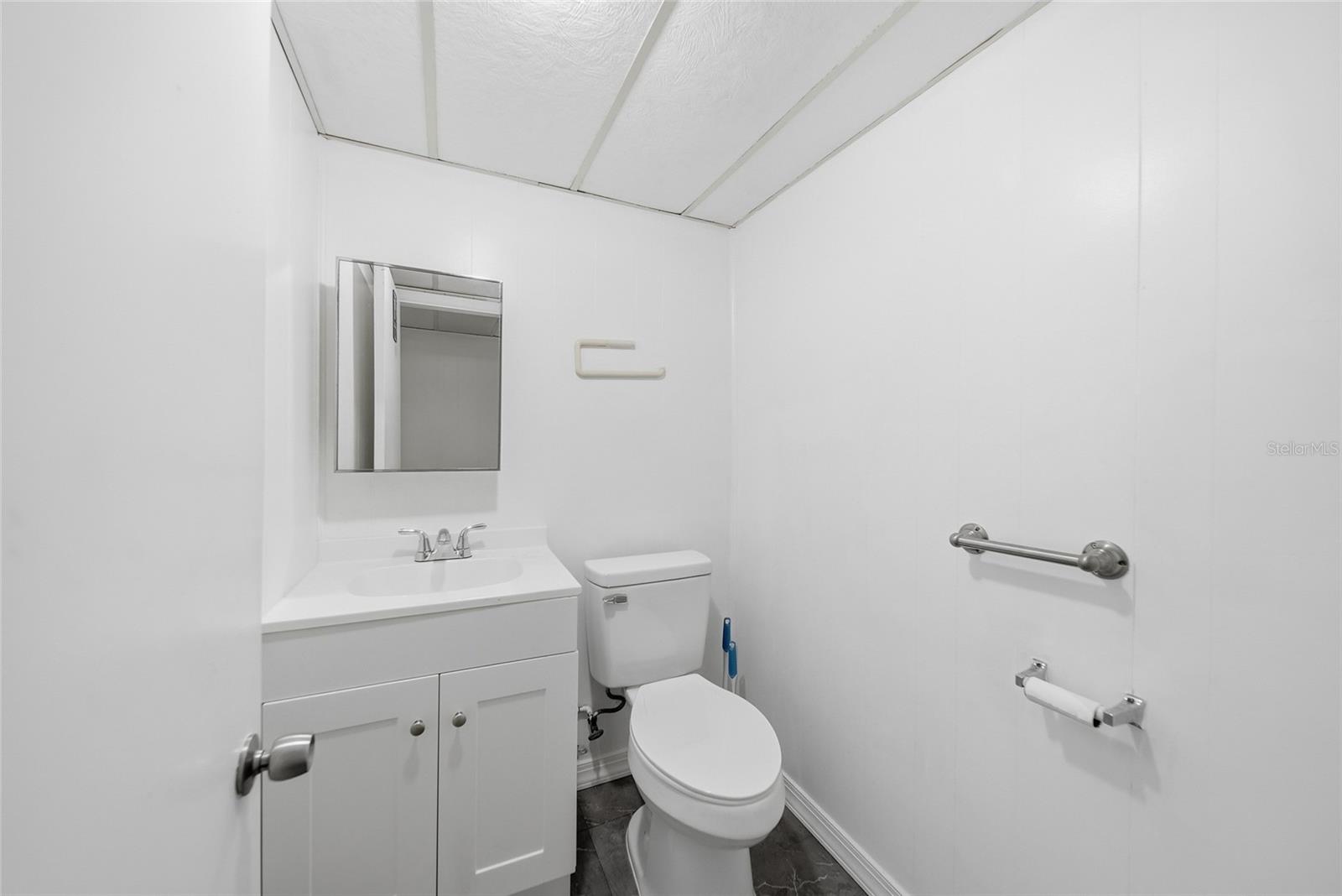 4539 Mile Stretch Dr Property Photo 14