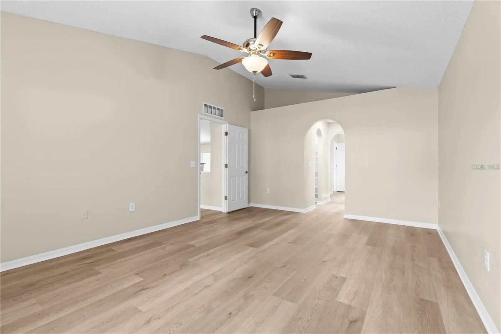 352 Clearfield Ave Property Photo 22