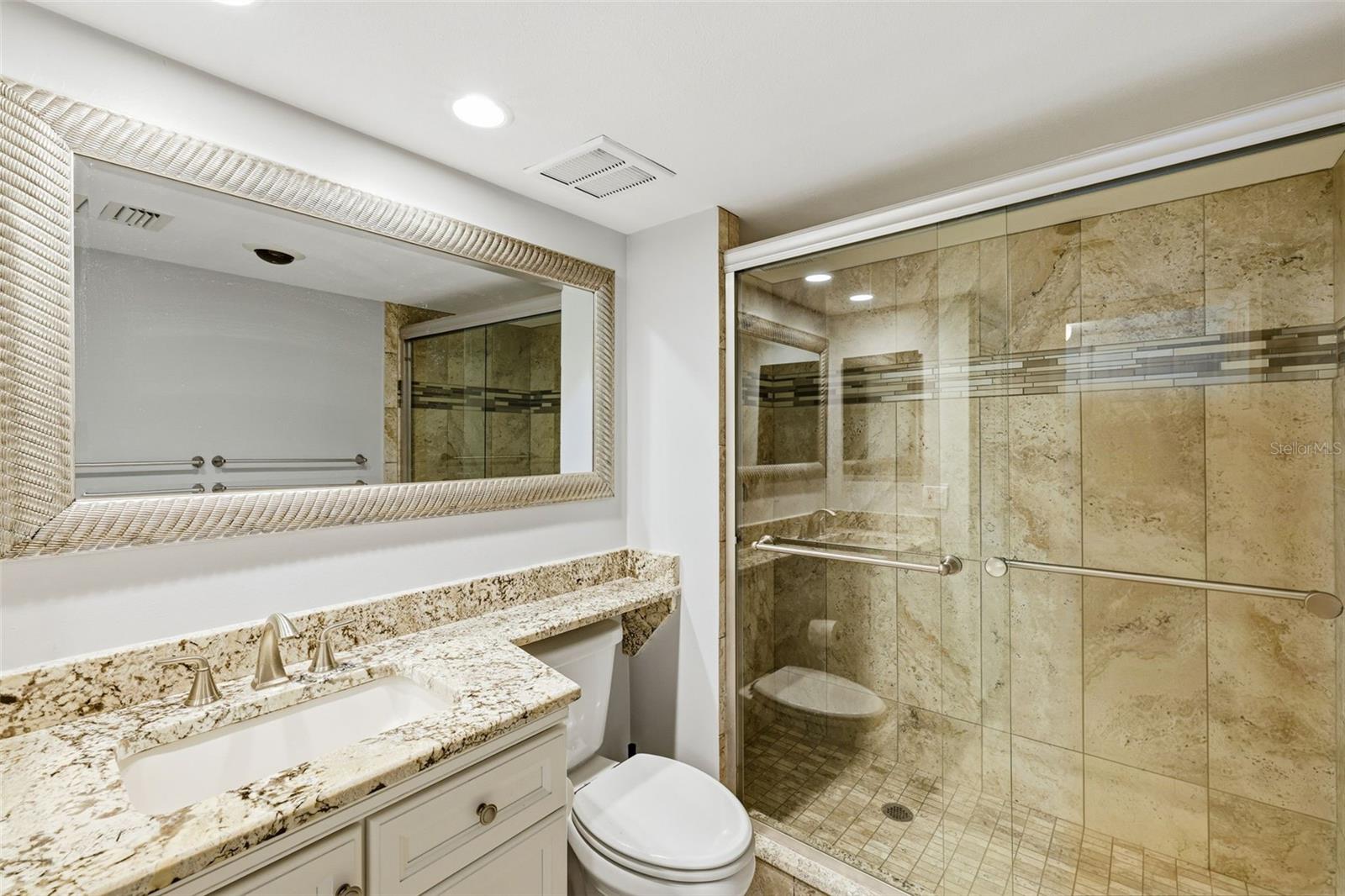 400 Island Way #805 Property Photo 18