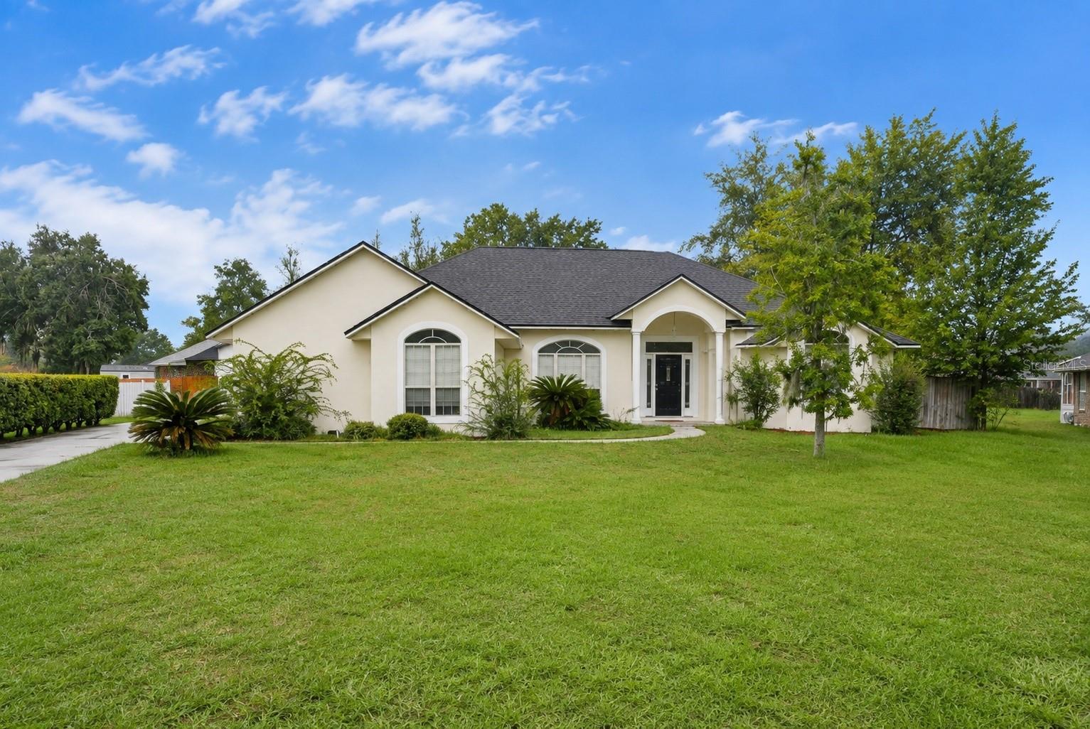 526 NW SAVANNAH CIR