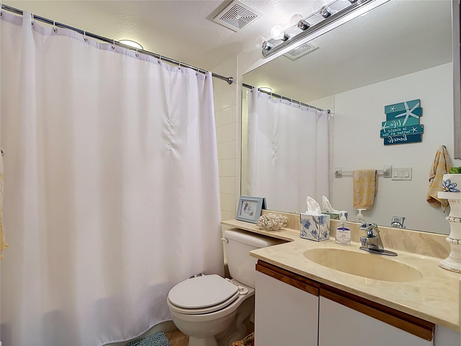 5925 Trailwinds Dr #925 Property Photo 27