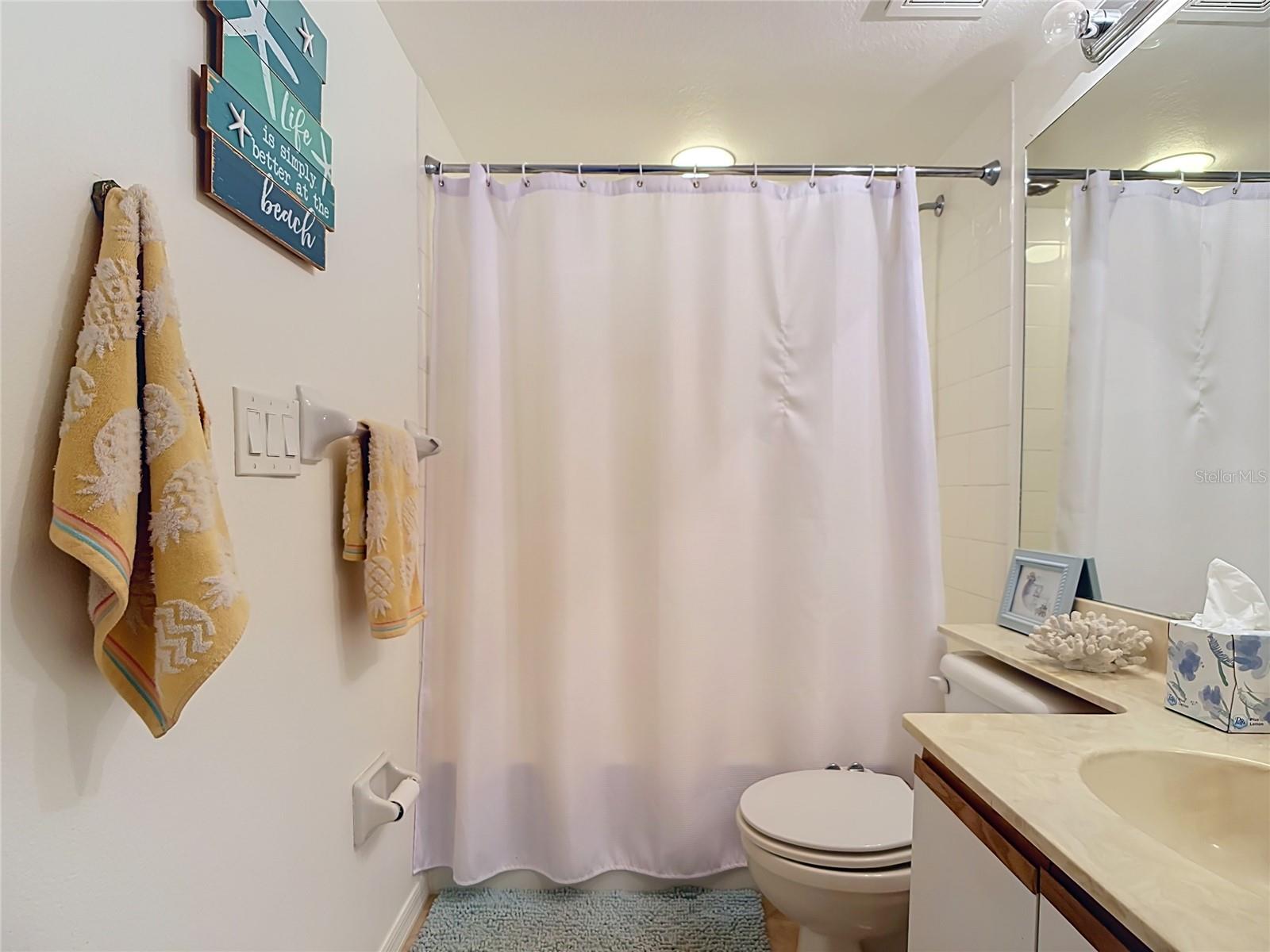 5925 Trailwinds Dr #925 Property Photo 28