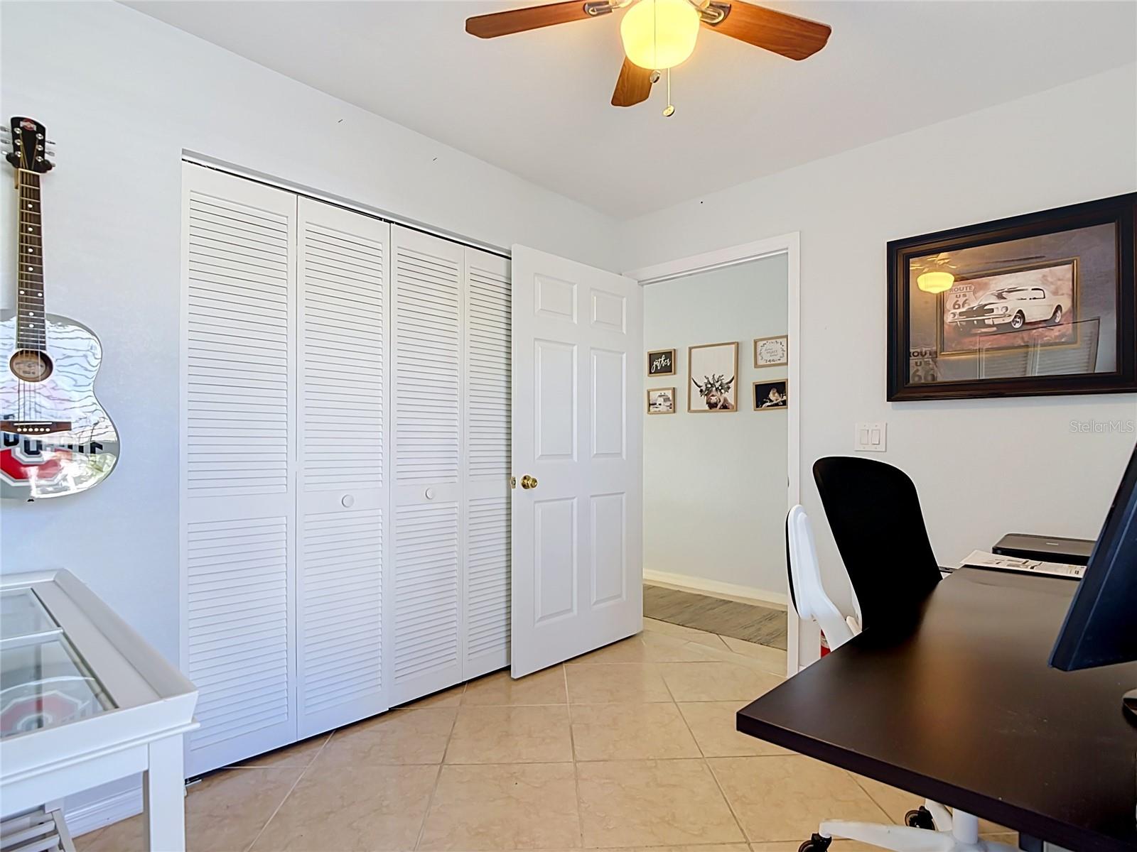 5925 Trailwinds Dr #925 Property Photo 30