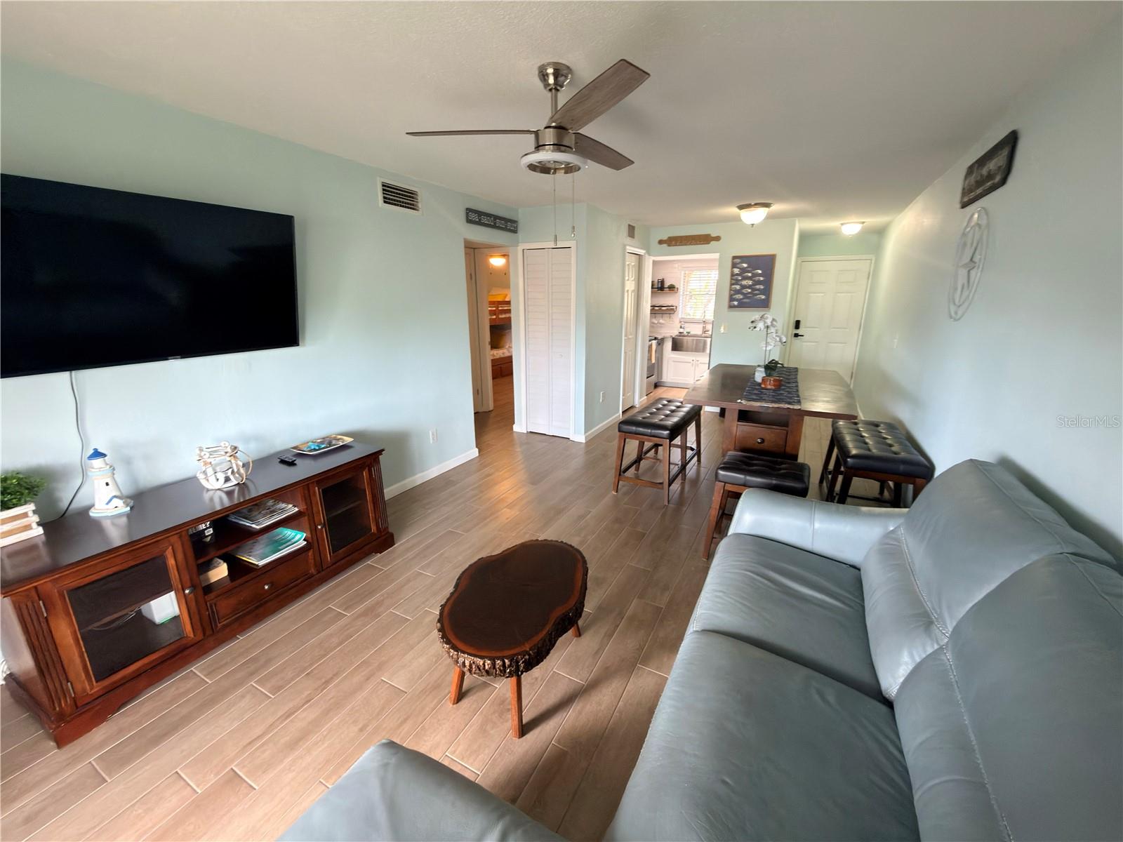 439 S Paula Dr #103 Property Photo 2