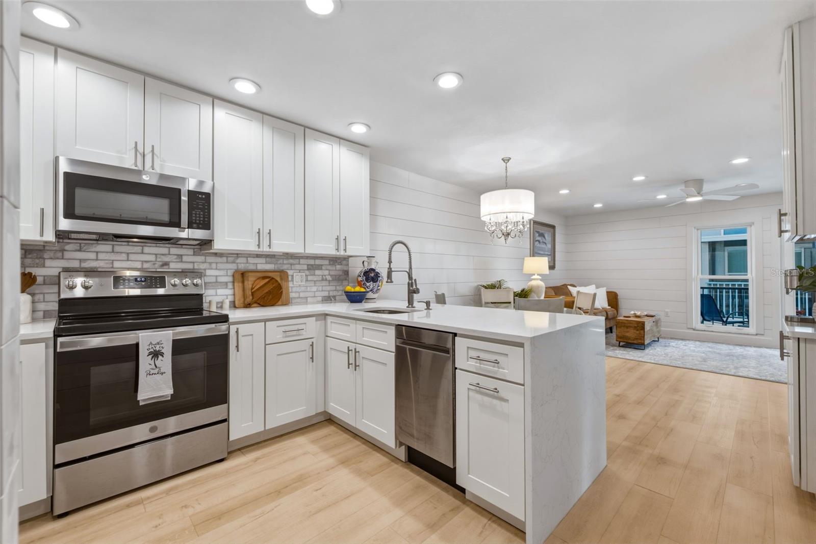 230 Medallion Blvd #f Property Photo 4